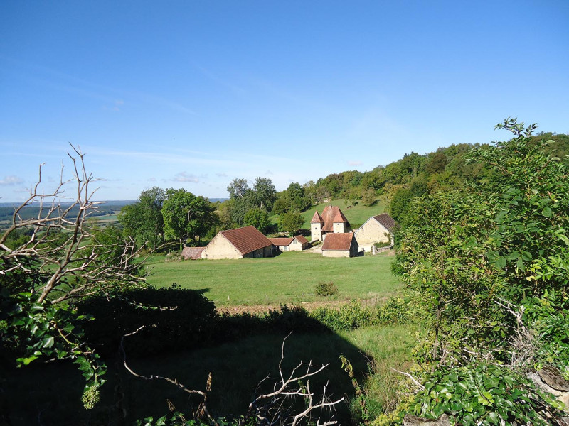 heckmann-design-old-stable-burgundy-03