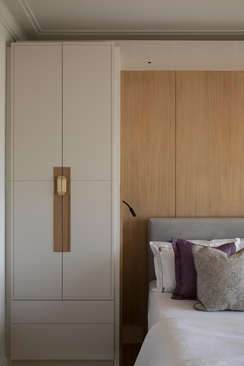 holland-park-master-bedroom- bespoke joinery- heckmann design